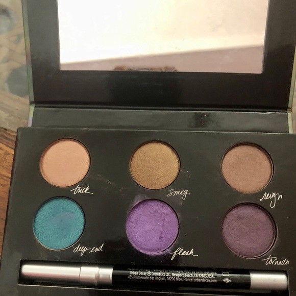 UD Wendes  Contraband  Eyeshadow Palette - Picture 4 of 4